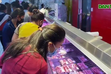 Thực phẩm tại TPHCM dồi dào nhưng "nồi canh không hành, nước mắm thiếu ớt"