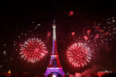 Pháp cấm mua bán pháo hoa dịp quốc khánh sau vụ bạo loạn