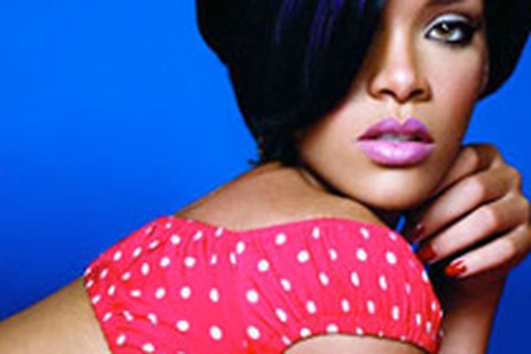 Thưởng thức video “Hate That I Love You” của Rihanna