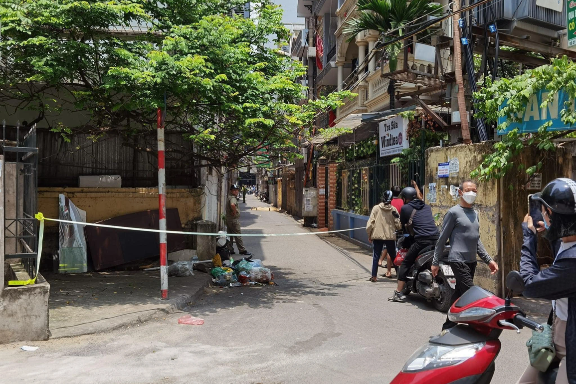 Người đàn ông rơi từ tầng 6 khách sạn ở Hà Nội xuống đất tử vong - 2 Người đàn ông rơi từ tầng 6 khách sạn ở Hà Nội xuống đất tử vong - 2