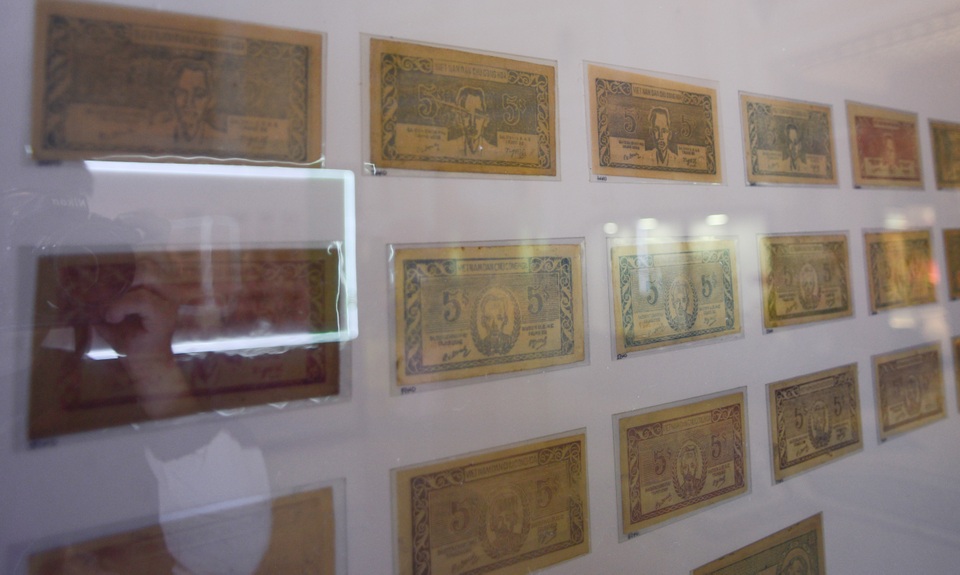 Tiền giấy Việt Nam qua các thời kỳ.jpg