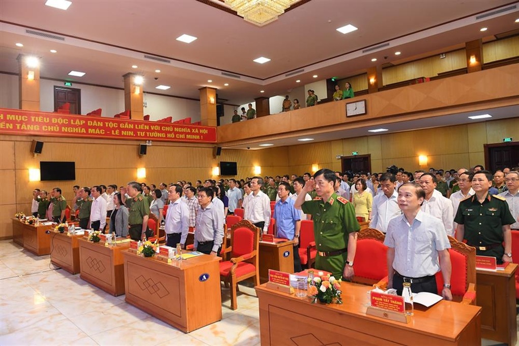 Nghiêm cấm hành vi can thiệp, tác động trong xử lý vi phạm giao thông - 1 Nghiêm cấm hành vi can thiệp, tác động trong xử lý vi phạm giao thông - 1