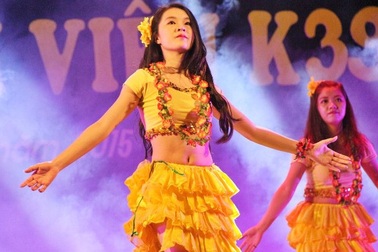 Huế: Mãn nhãn đêm nhạc chào tân sinh viên ĐH Luật