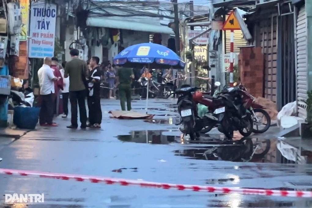 Hỗn chiến tại khu nhà trọ ở TPHCM, 2 người thương vong - 1 Hỗn chiến tại khu nhà trọ ở TPHCM, 2 người thương vong - 1