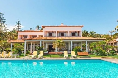 Bên trong căn hộ hạng sang nơi Ronaldo và gia đình đang tránh dịch Covid-19