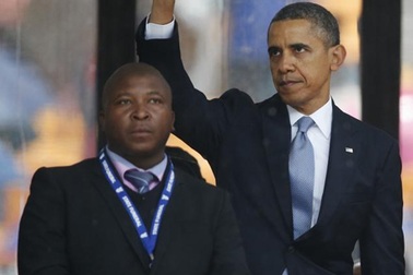 Xác định danh tính phiên dịch giả trong lễ tưởng niệm Mandela