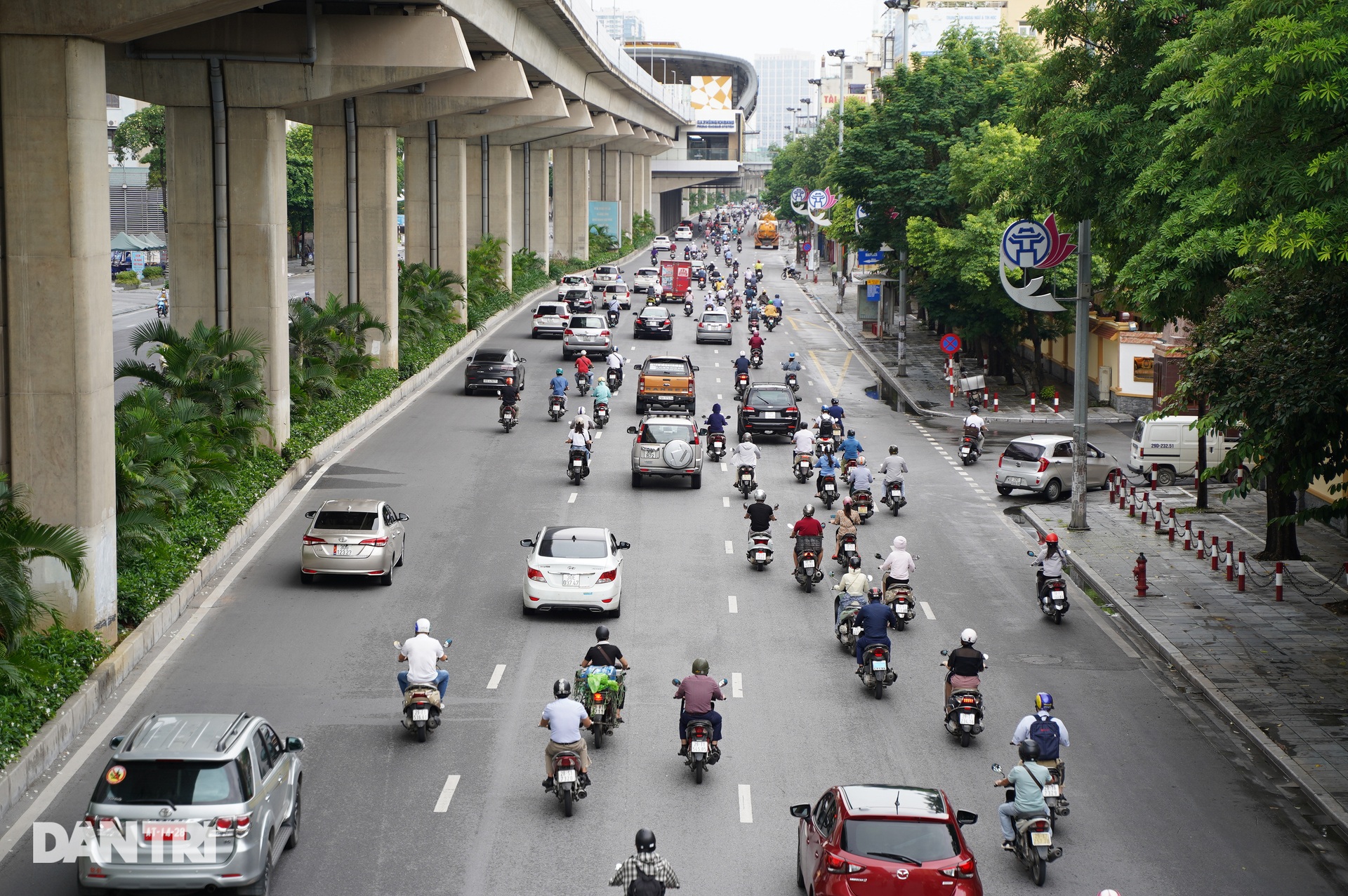 Người dân nhộn nhịp tập thể dục ngoài phố khi Hà Nội chưa hết giãn cách - 13 Người dân nhộn nhịp tập thể dục ngoài phố khi Hà Nội chưa hết giãn cách - 13