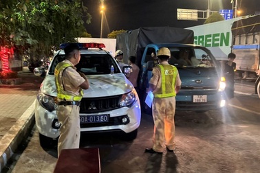 Phát hiện tài xế, phụ xe dương tính ma túy ở TPHCM