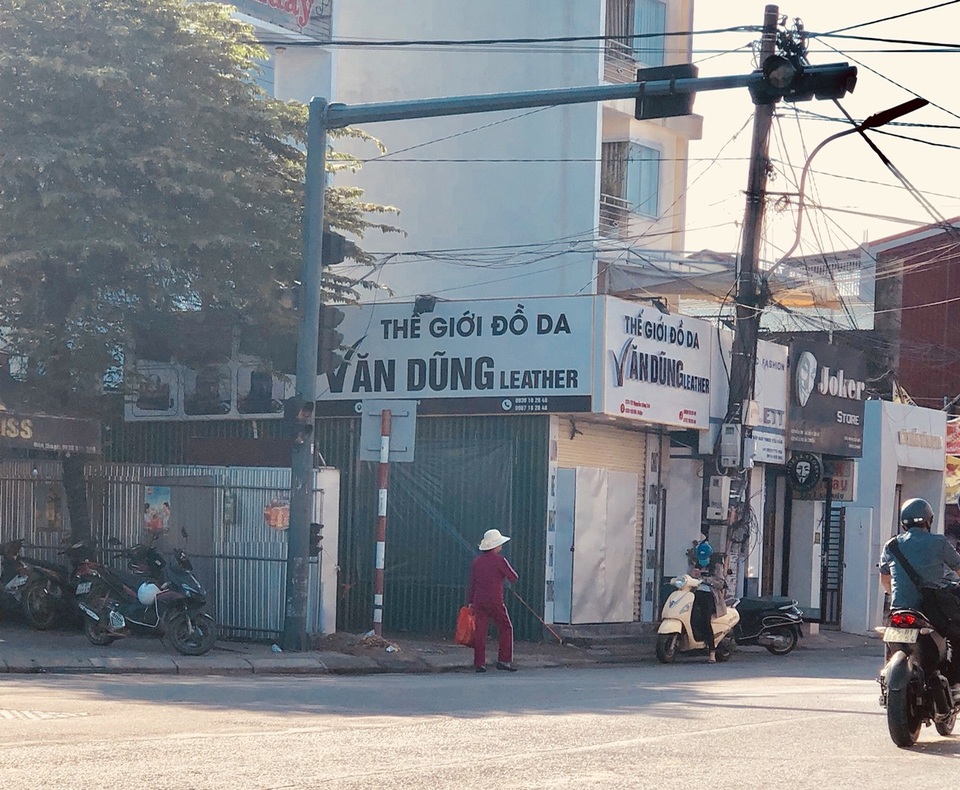 Vụ công trình sai phạm 1 năm không tháo dỡ nổi: Chủ nhà “chống lệnh” Chủ tịch TP Huế! - 1 Vụ công trình sai phạm 1 năm không tháo dỡ nổi: Chủ nhà “chống lệnh” Chủ tịch TP Huế! - 1