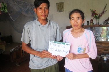 Hơn 10 triệu đồng tiếp sức cho người vợ ung thư chăm chồng suy thận