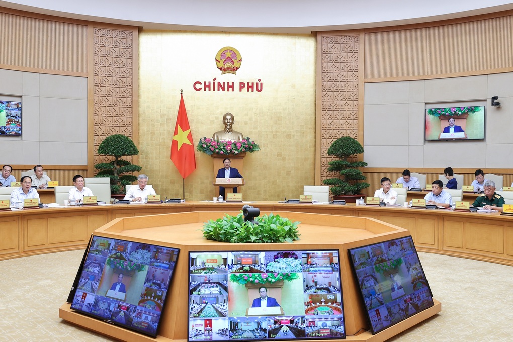 שר הפנים: Bộ trưởng Nội vụ: “Tăng cường cán bộ, công chức cấp tỉnh về hỗ trợ cấp xã” - 2