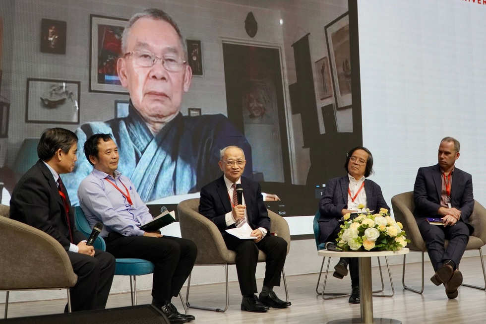 Giáo sư kinh tế lo ngại bẫy nghèo khó từ tham nhũng - 1