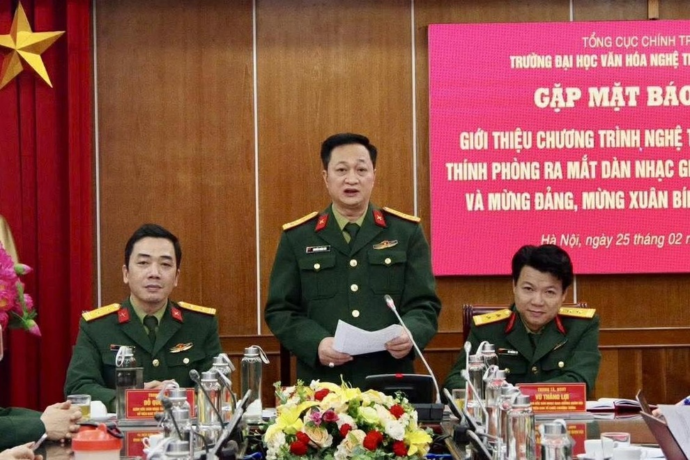 Gần 200 nghệ sĩ hội tụ trong đêm ra mắt Dàn nhạc Giao hưởng Quân đội - 2 Gần 200 nghệ sĩ hội tụ trong đêm ra mắt Dàn nhạc Giao hưởng Quân đội - 2