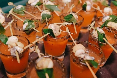 Lạ lùng món cocktail… trứng cút lộn ở Sài Gòn