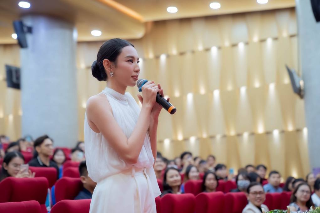 Giám đốc tiết lộ tuổi thơ dắt em gái đi chết và hai cây măng cụt của bố - 4 Giám đốc tiết lộ tuổi thơ dắt em gái đi chết và hai cây măng cụt của bố - 4