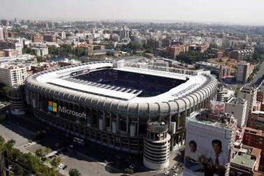 Real Madrid đàm phán bán tên sân vận động cho Microsoft