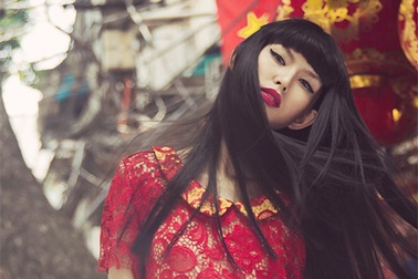 Thùy Dương Next Top Model dạo phố ngày trung thu