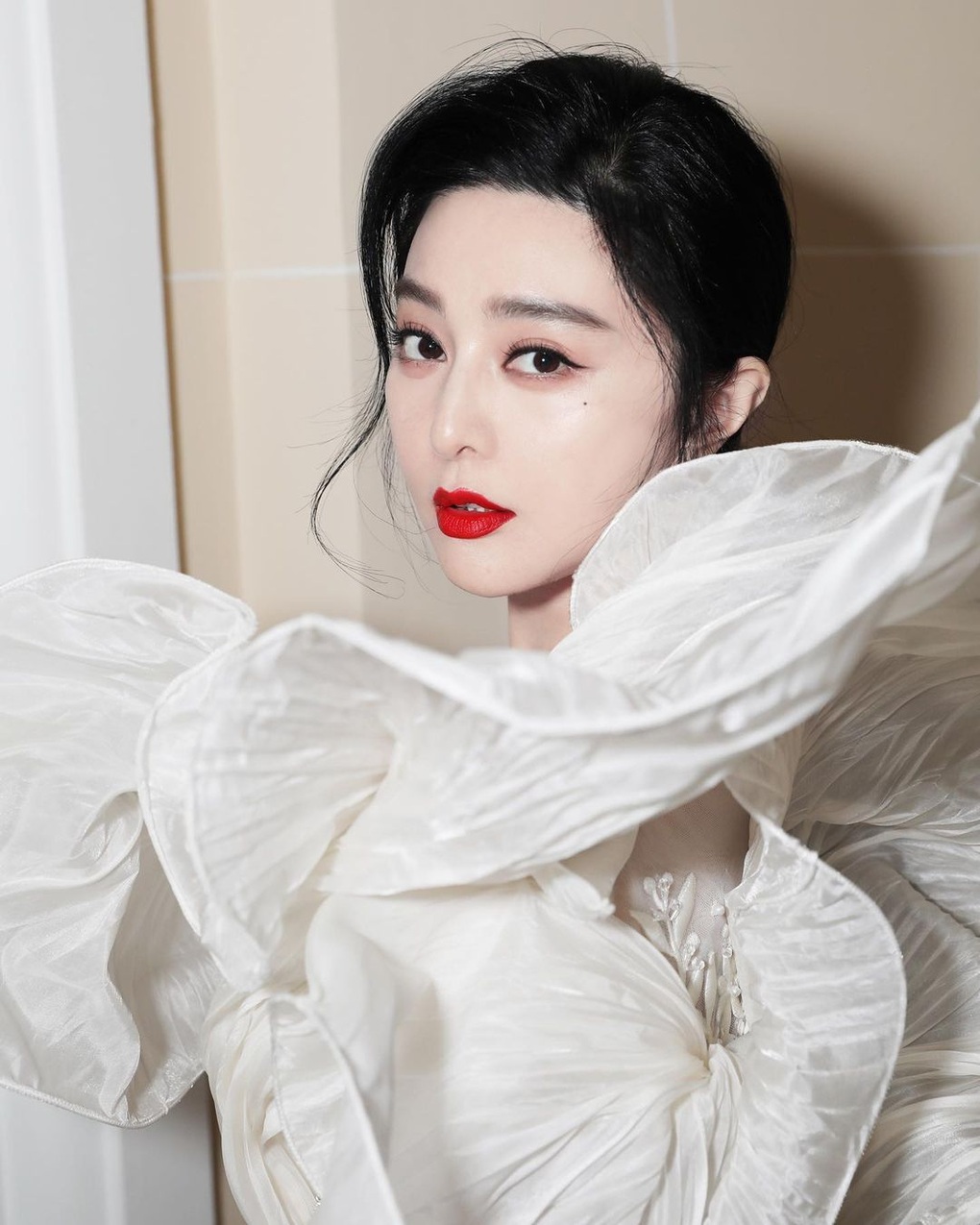 Những bộ đầm lộng lẫy của Phạm Băng Băng tại Cannes 2023 - 9 Những bộ đầm lộng lẫy của Phạm Băng Băng tại Cannes 2023 - 9
