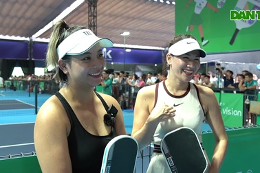 VĐV vỡ oà cảm xúc sau chức vô địch đôi nữ 5.0 giải pickleball Dân trí