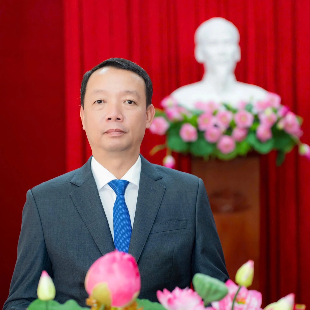 Chủ tịch thành phố Huế làm Phó Bí thư Tỉnh ủy Hà Tĩnh - 1 Chủ tịch thành phố Huế làm Phó Bí thư Tỉnh ủy Hà Tĩnh - 1