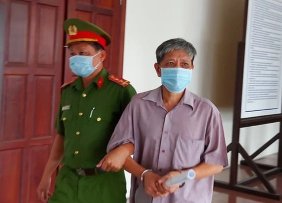 Bị hại kêu oan cho bị cáo: Anh trai tôi không phải là người giết mẹ - 1 Bị hại kêu oan cho bị cáo: Anh trai tôi không phải là người giết mẹ - 1