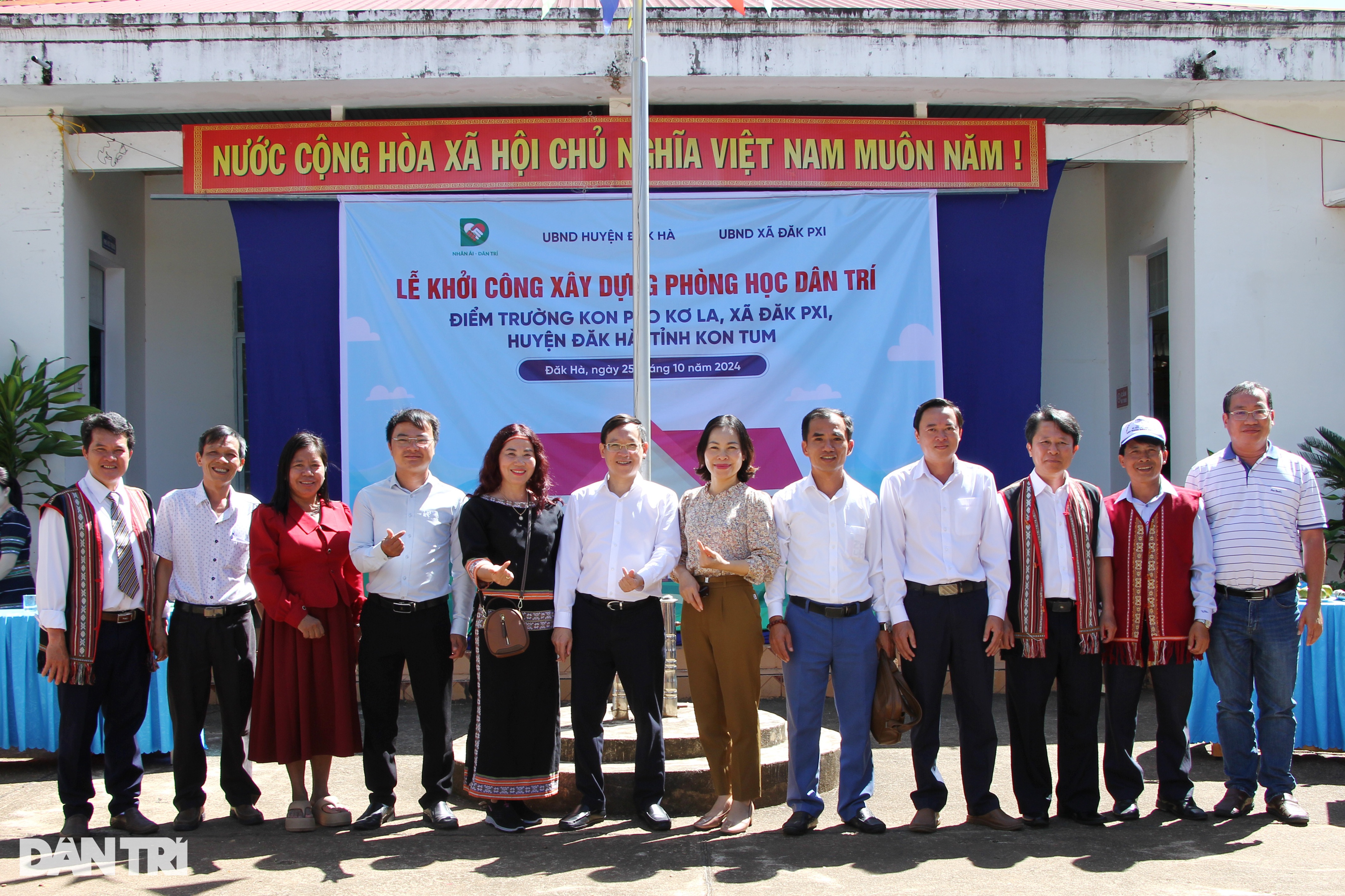 Khởi công công trình phòng học Dân trí ở vùng khó khăn tỉnh Kon Tum - 10 Khởi công công trình phòng học Dân trí ở vùng khó khăn tỉnh Kon Tum - 10