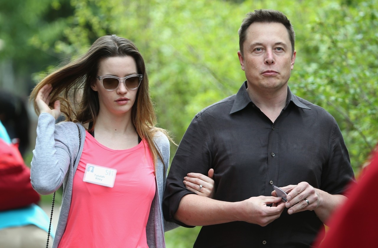 Đời tư Elon Musk: Tỷ phú USD không chịu nổi việc... không yêu đương gì - 2 Đời tư Elon Musk: Tỷ phú USD không chịu nổi việc... không yêu đương gì - 2
