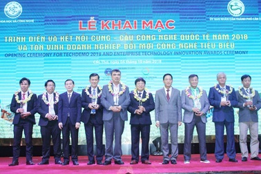 Tôn vinh doanh nghiệp đổi mới công nghệ tiêu biểu