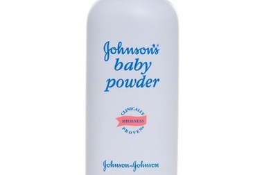 Johnson & Johnson thu hồi phấn rôm chứa chất gây ung thư