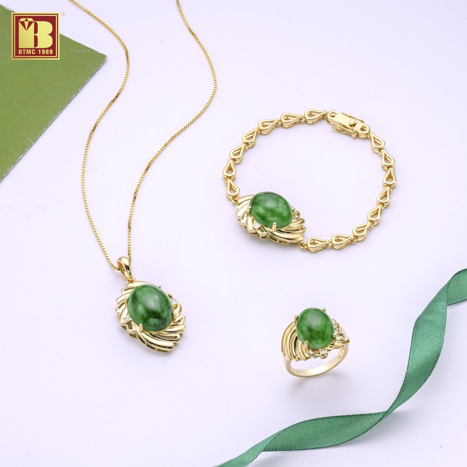 Trang sức mùa Vu Lan: “Kính biếu Mẹ Cha món quà hiếu hạnh” - 3 Trang sức mùa Vu Lan: “Kính biếu Mẹ Cha món quà hiếu hạnh” - 3