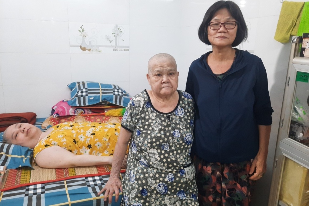 Cơn đau bất ngờ với cô gái và ước mơ gõ đầu trẻ mãi dừng ở tuổi 20 - 3 Cơn đau bất ngờ với cô gái và ước mơ gõ đầu trẻ mãi dừng ở tuổi 20 - 3