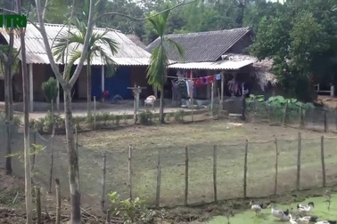 Bốn mẹ con nghèo khổ, bệnh tật bên người cha  ung thư giai đoạn cuối