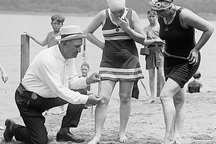 Chùm ảnh thú vị về đồ bơi… “kín đáo”