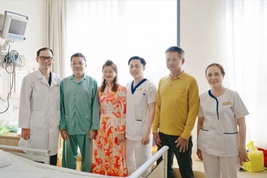 Loại bỏ khối u não 8cm, bệnh nhân Campuchia tự đi lại sau 2 ngày phẫu thuật