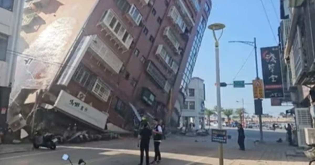 Một tòa nhà bị sập một phần ở Hoa Liên do động đất sáng 3/4 (Ảnh: TVBS).