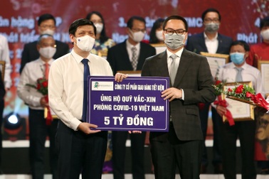 Giao Hàng Tiết Kiệm ủng hộ 5 tỷ đồng vào Quỹ vắc xin phòng chống Covid-19