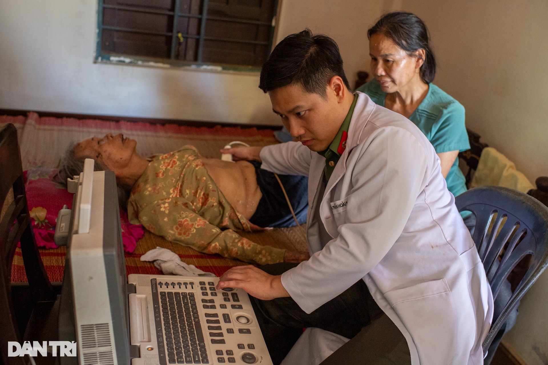 Thăm khám sức khỏe Mẹ Việt Nam Anh hùng: Tri ân quá khứ, tiếp lửa tương lai - 14 Thăm khám sức khỏe Mẹ Việt Nam Anh hùng: Tri ân quá khứ, tiếp lửa tương lai - 14