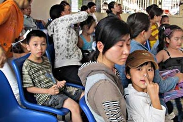 Đà Nẵng: Nườm nượp đi chích ngừa dịch bệnh