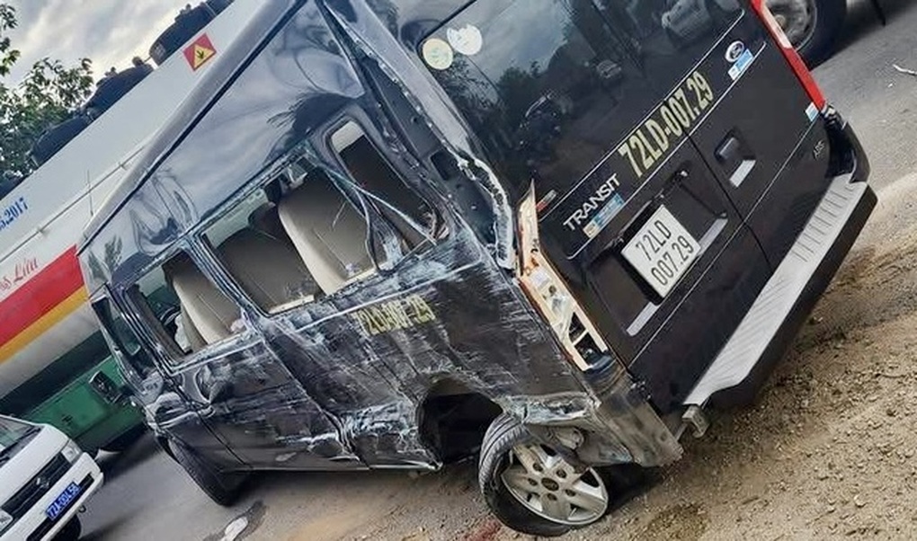 Xe tải va chạm với ô tô khách, 2 người tử vong ở Bà Rịa - Vũng Tàu - 1 Xe tải va chạm với ô tô khách, 2 người tử vong ở Bà Rịa - Vũng Tàu - 1