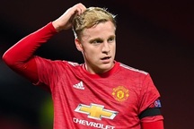 "Van De Beek nên thoát khỏi "địa ngục" Man Utd"
