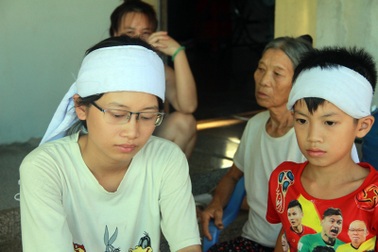 Số phận nghiệt ngã của nữ sinh nghèo học giỏi phải bỏ thi tốt nghiệp vì đúng ngày bố mất!