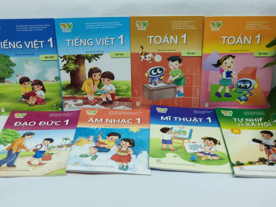 Gấp rút tập huấn về SGK tiểu học mới cho giáo viên, cán bộ quản lý giáo dục - 1 Gấp rút tập huấn về SGK tiểu học mới cho giáo viên, cán bộ quản lý giáo dục - 1