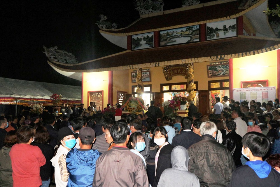 Hàng ngàn du khách tưng bừng trẩy hội Bà Thu Bồn ở Quảng Nam - 3 Hàng ngàn du khách tưng bừng trẩy hội Bà Thu Bồn ở Quảng Nam - 3