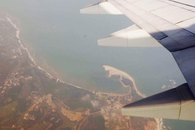 Trung Quốc ngang nhiên đáp các chuyến bay dân sự thường nhật xuống đảo Phú Lâm