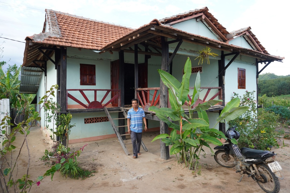 Quyết tâm xin thoát nghèo vì thấy mình giàu hơn rất nhiều người khác! - 2