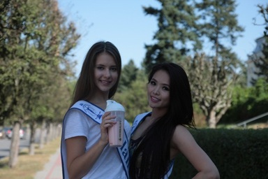 Hương Thảo xinh đẹp và quyến rũ tại cuộc thi HH Siêu quốc gia