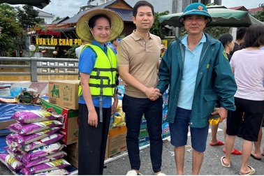 Tập đoàn Picenza Việt Nam và Showroom Hùng Túy chung tay ủng hộ đồng bào vùng lũ