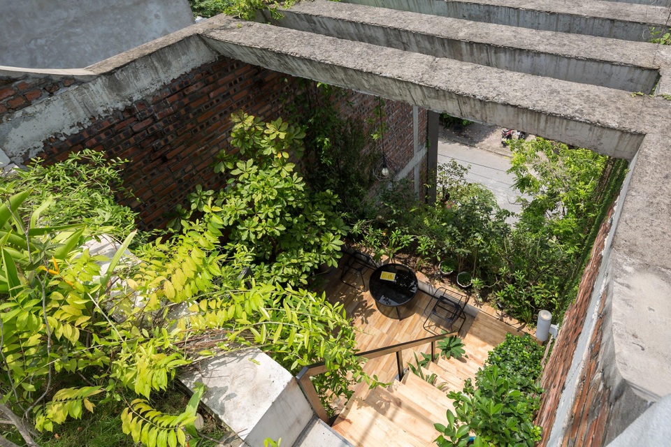 Nhà ống chống khói bụi vào bên trong như rừng nhiệt đới ở Bắc Ninh - 14 Nhà ống chống khói bụi vào bên trong như rừng nhiệt đới ở Bắc Ninh - 14