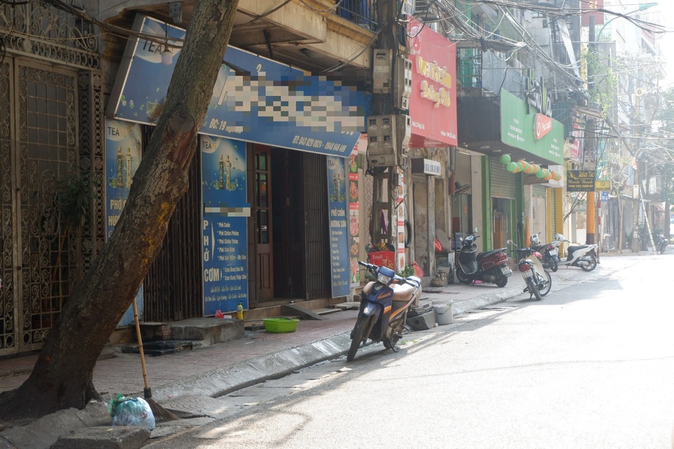 Phố phở cuốn nức tiếng Hà Thành tĩnh lặng bất ngờ trong mùa Covid - 19 - 9
