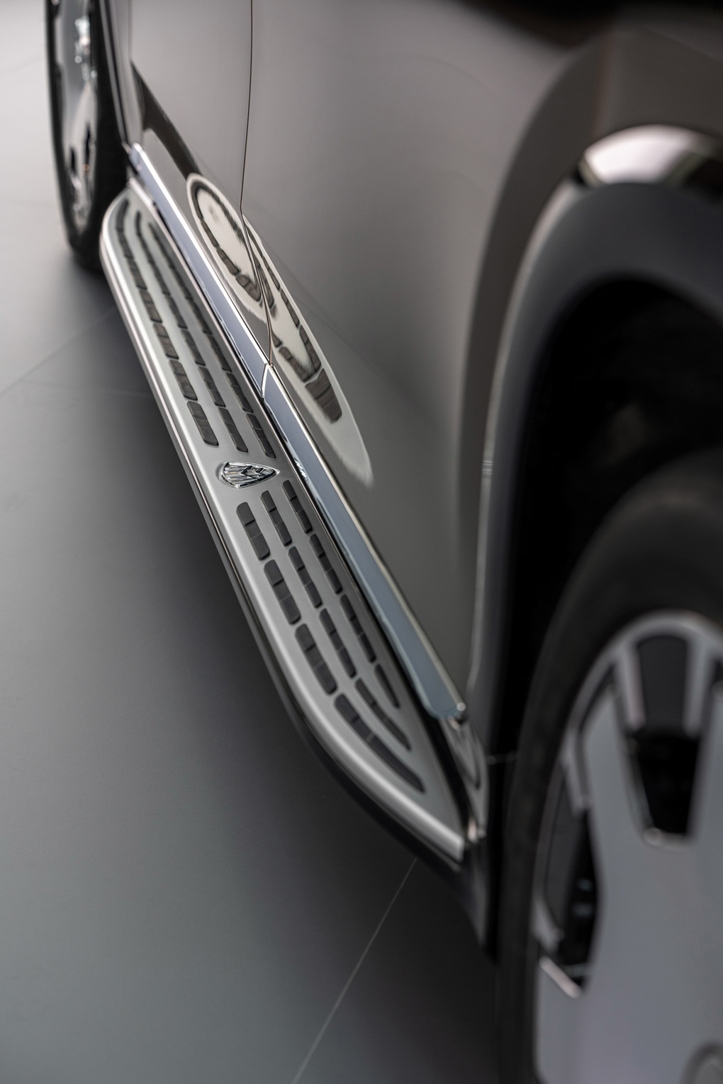 Mercedes-Maybach EQS 680 ra mắt, định nghĩa xe điện gầm cao hạng sang - 22 Mercedes-Maybach EQS 680 ra mắt, định nghĩa xe điện gầm cao hạng sang - 22